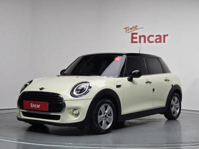 2019 MINI Cooper