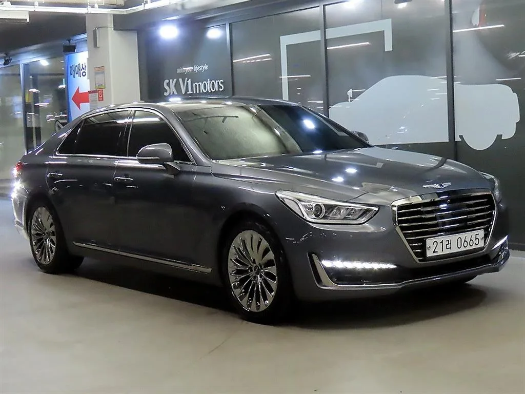 2016 Genesis EQ900