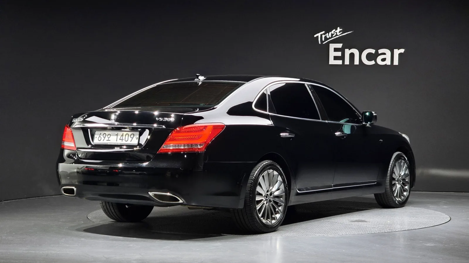2013 Hyundai Equus