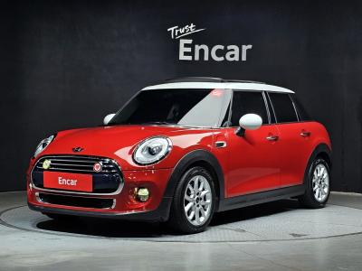 2017 MINI Cooper