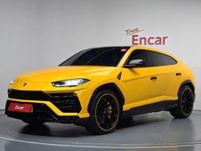 2020 Lamborghini Urus