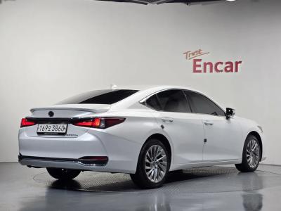 2024 Lexus ES
