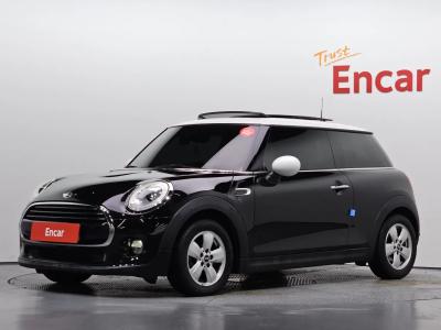 2017 MINI Cooper