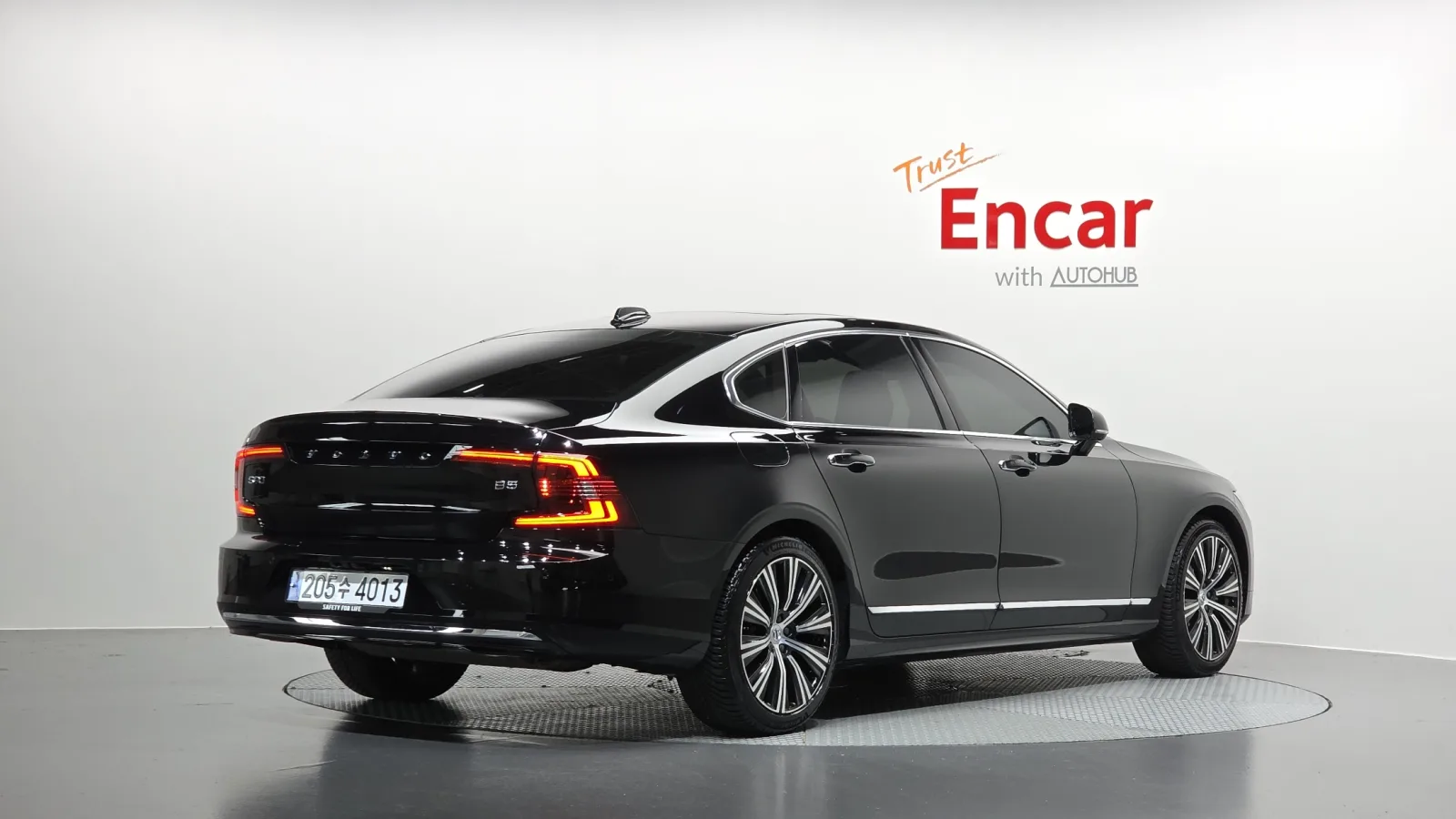 2023 Volvo S90