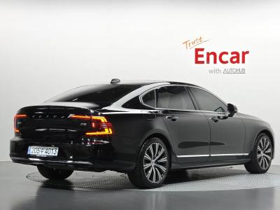 2023 Volvo S90