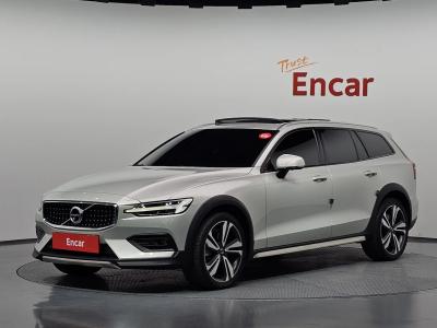 2020 Volvo V60