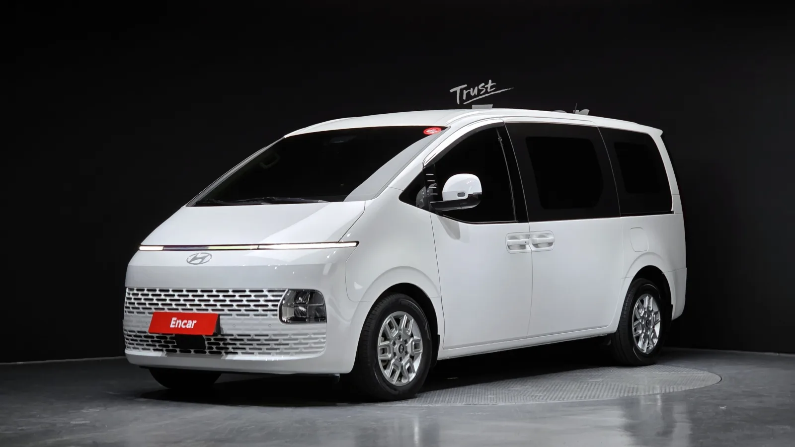 2025 Hyundai Staria