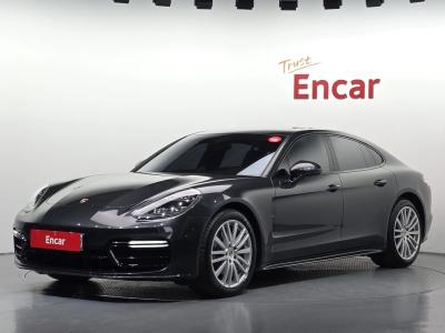 2020 Porsche Panamera