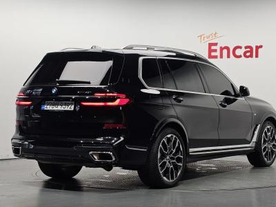 2025 BMW X7