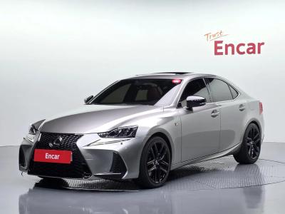 2018 Lexus IS