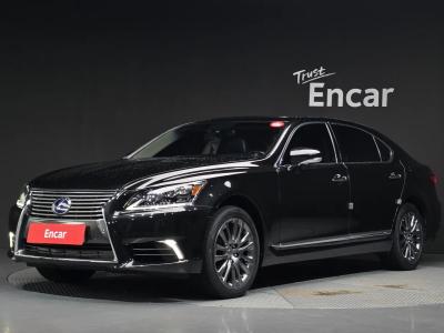 2014 Lexus LS