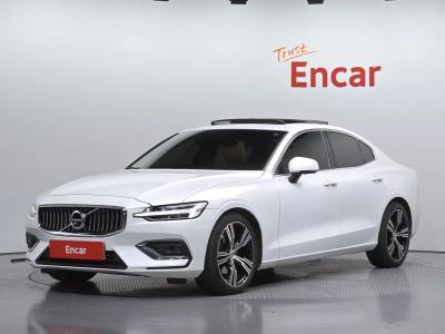 2022 Volvo S60