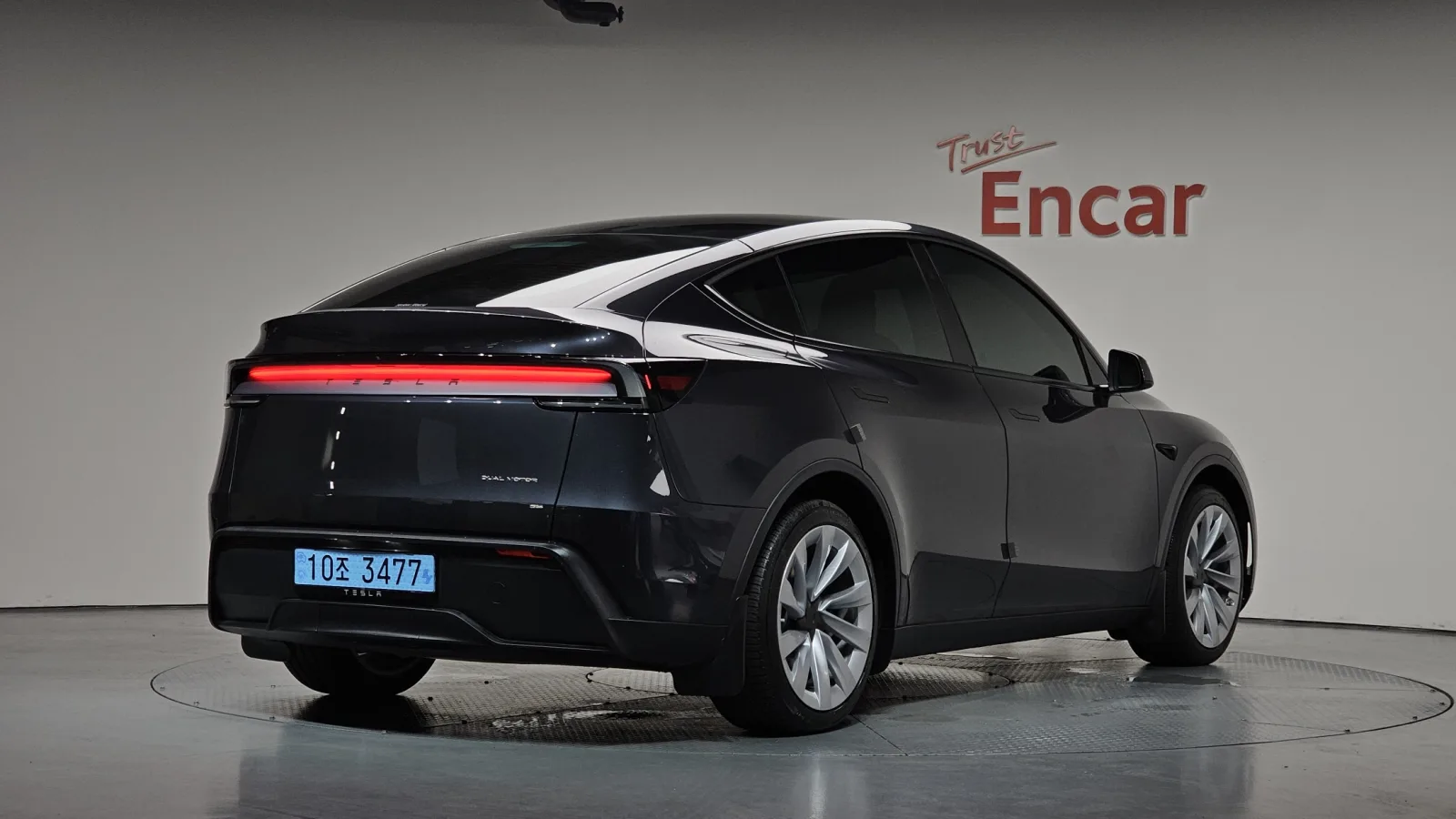 2025 Tesla Model Y