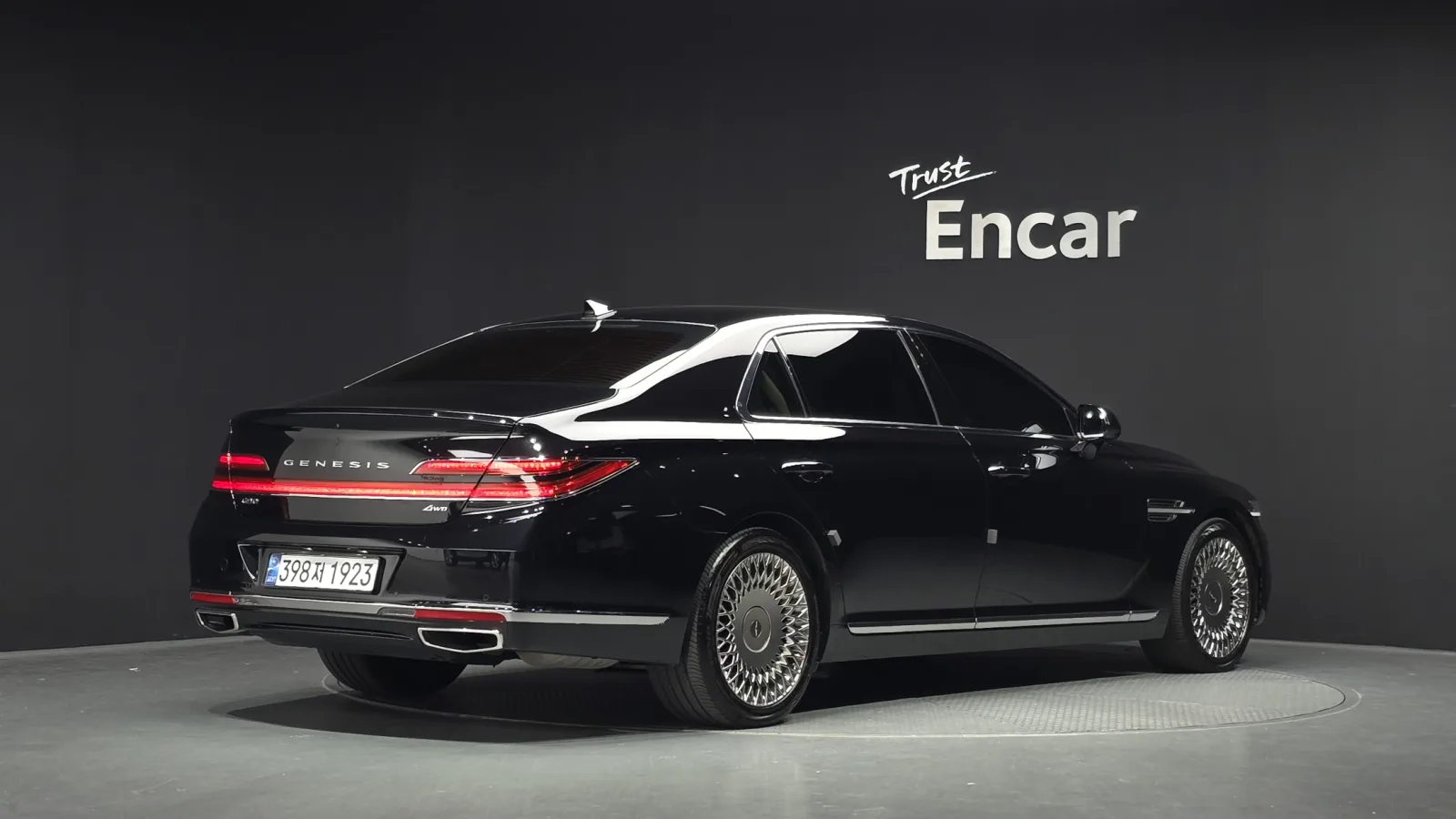 2021 Genesis G90