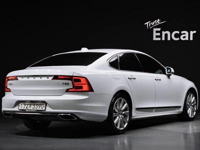 2020 Volvo S90