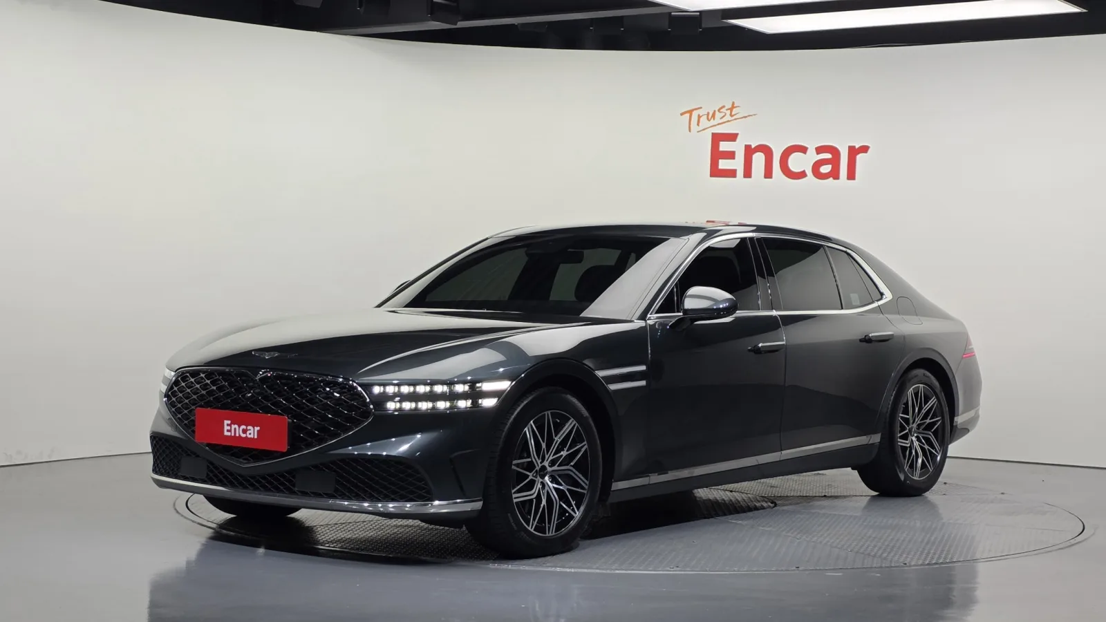 2022 Genesis G90