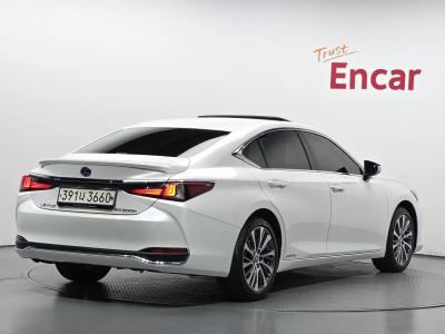 2021 Lexus ES