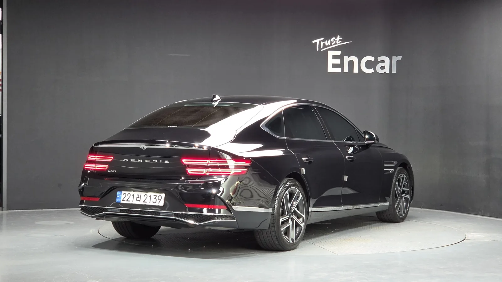 2025 Genesis G80