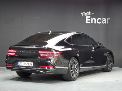 2025 Genesis G80
