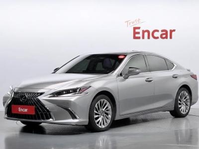 2025 Lexus ES