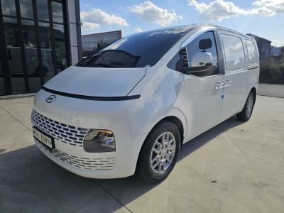 2022 Hyundai Staria