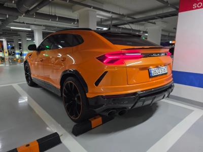 2022 Lamborghini Urus
