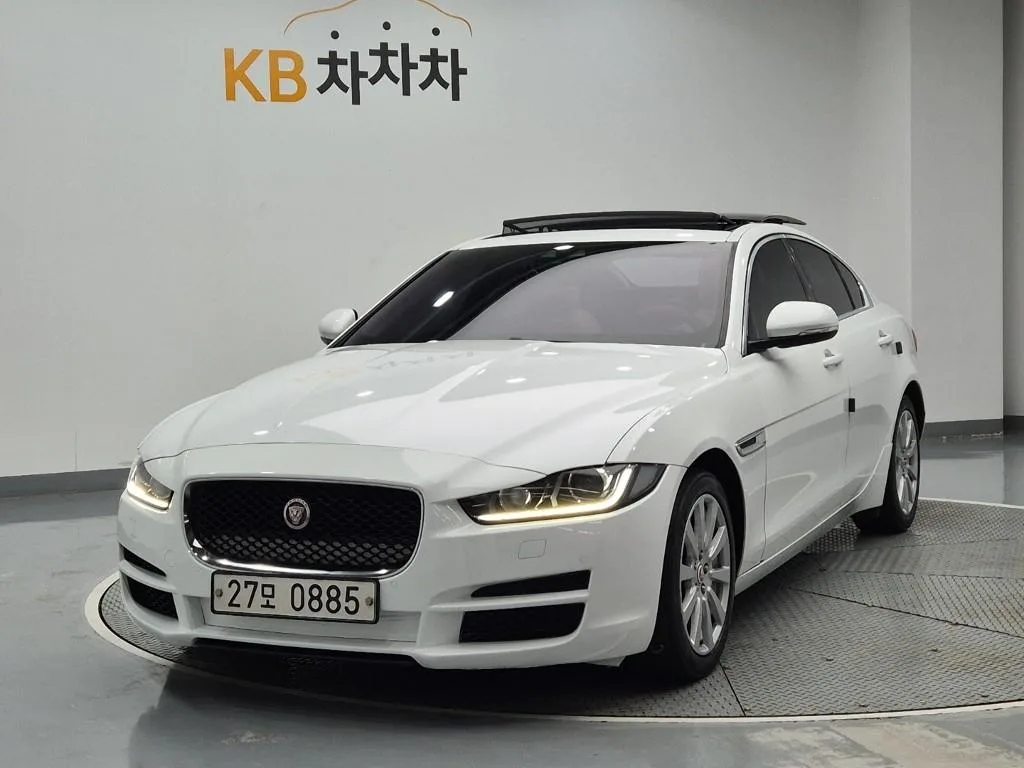 2016 Jaguar XE
