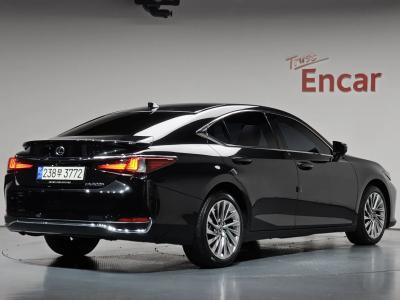 2024 Lexus ES