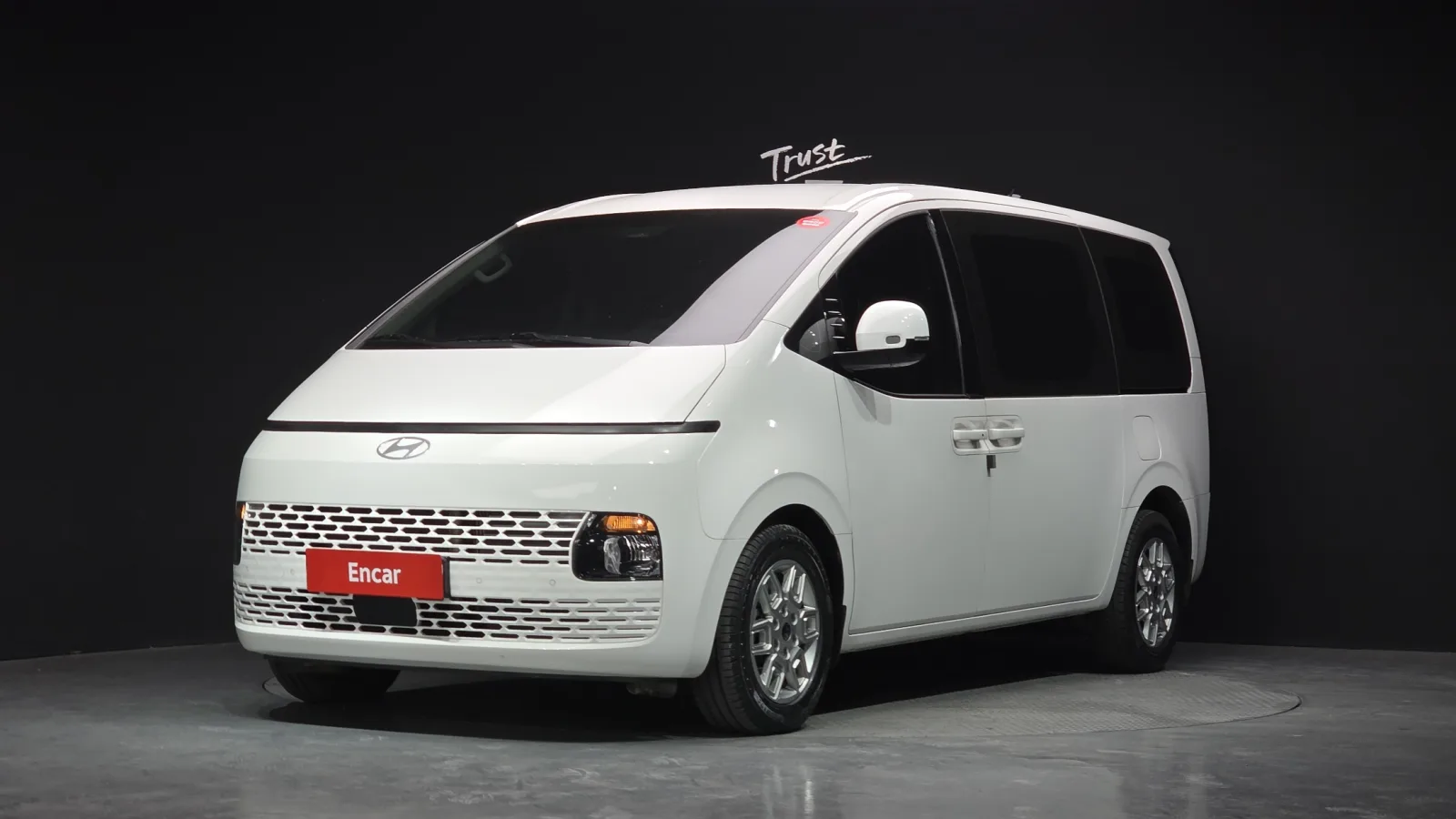 2025 Hyundai Staria