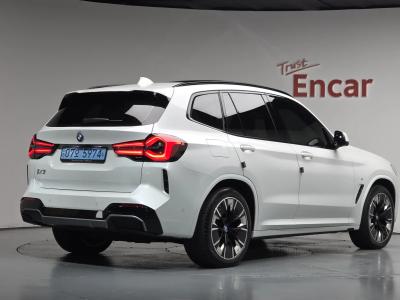 2023 BMW iX3