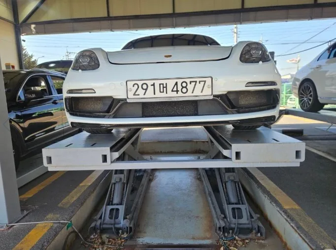 2019 Porsche 718