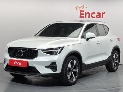 2023 Volvo XC40