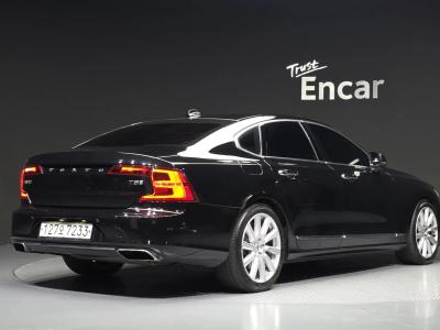 2020 Volvo S90