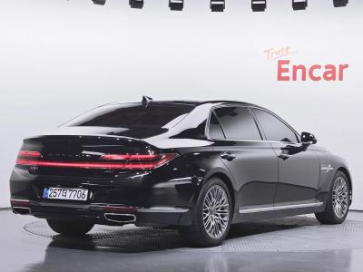 2021 Genesis G90