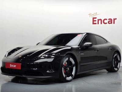 2025 Porsche Taycan