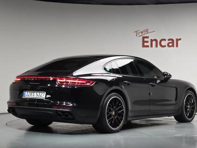 2019 Porsche Panamera