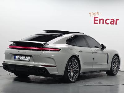 2025 Porsche Panamera