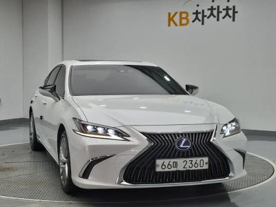 2019 Lexus ES