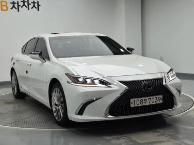2020 Lexus ES