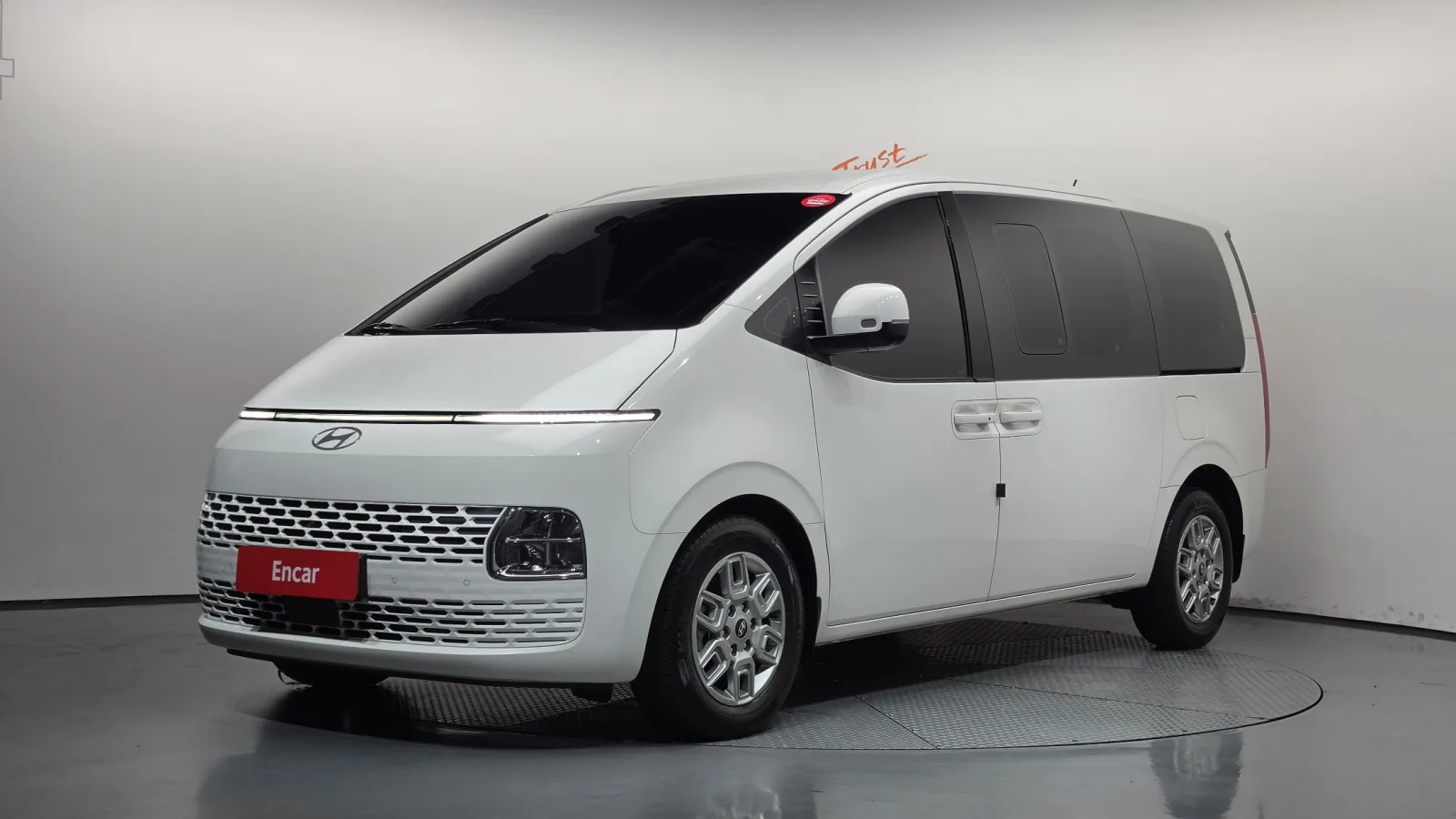 2025 Hyundai Staria