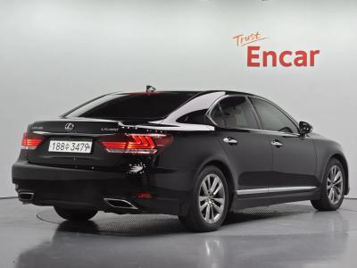 2015 Lexus LS