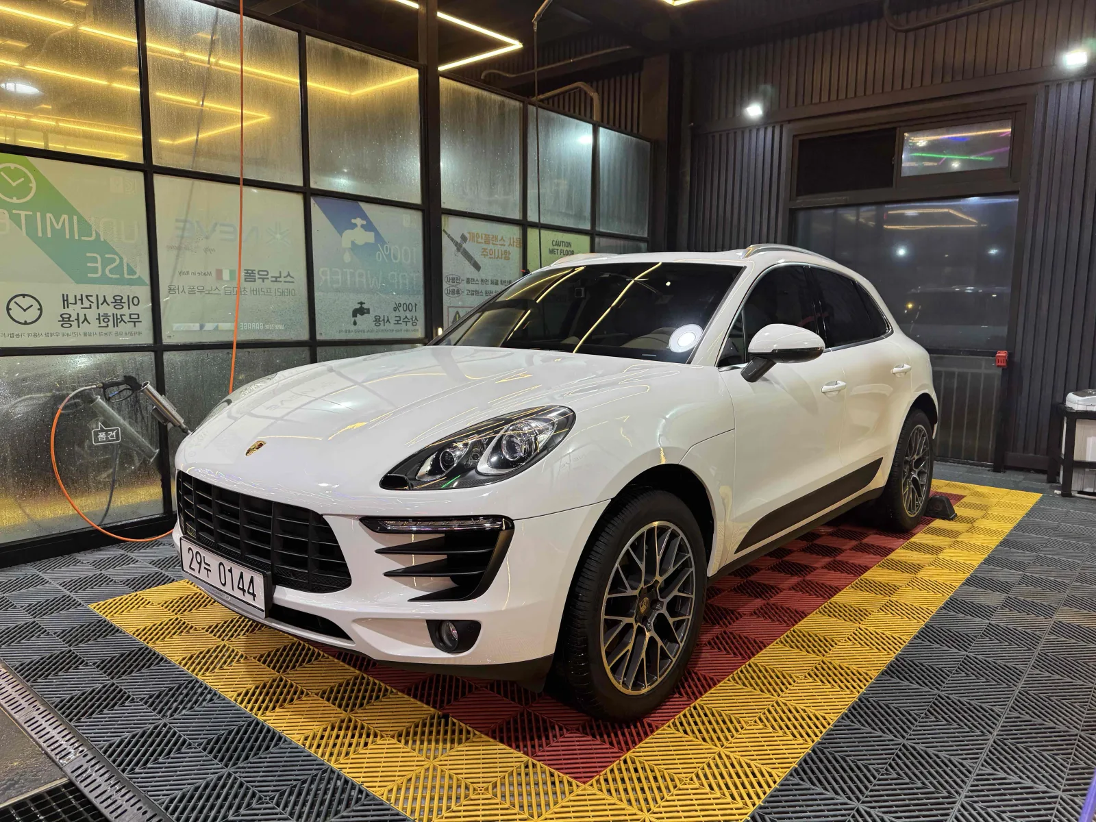 2017 Porsche Macan