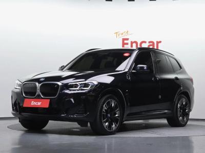 2025 BMW iX3