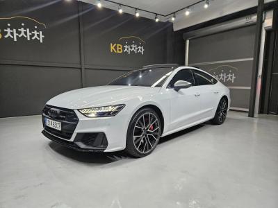 2022 Audi S7