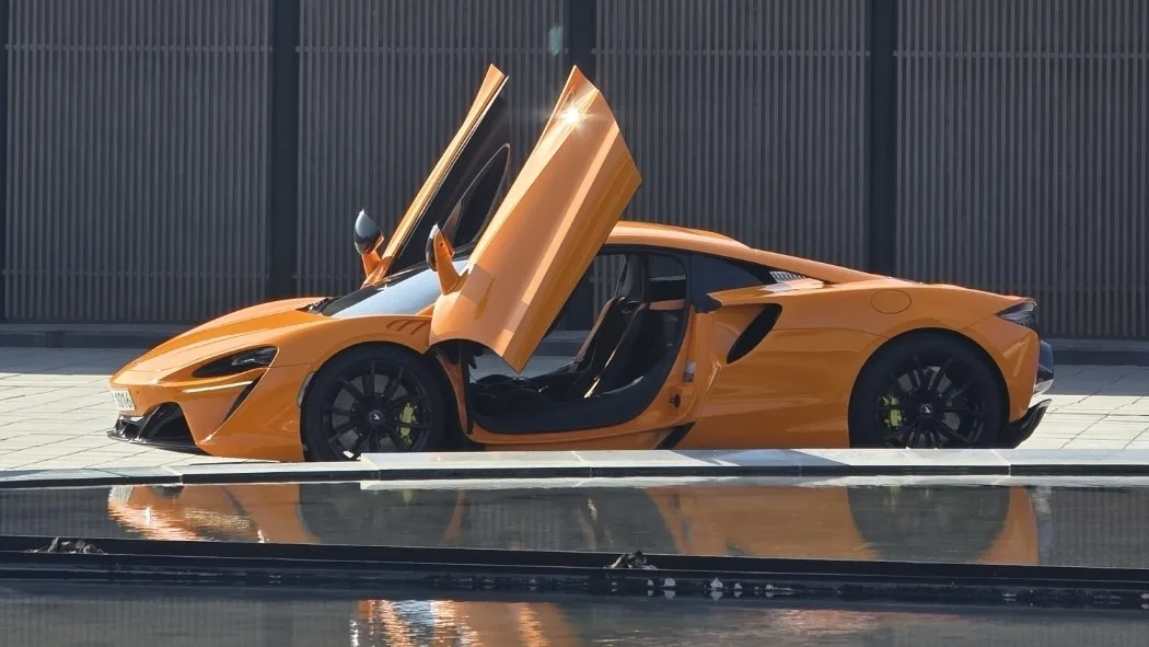 2023 McLaren Artura
