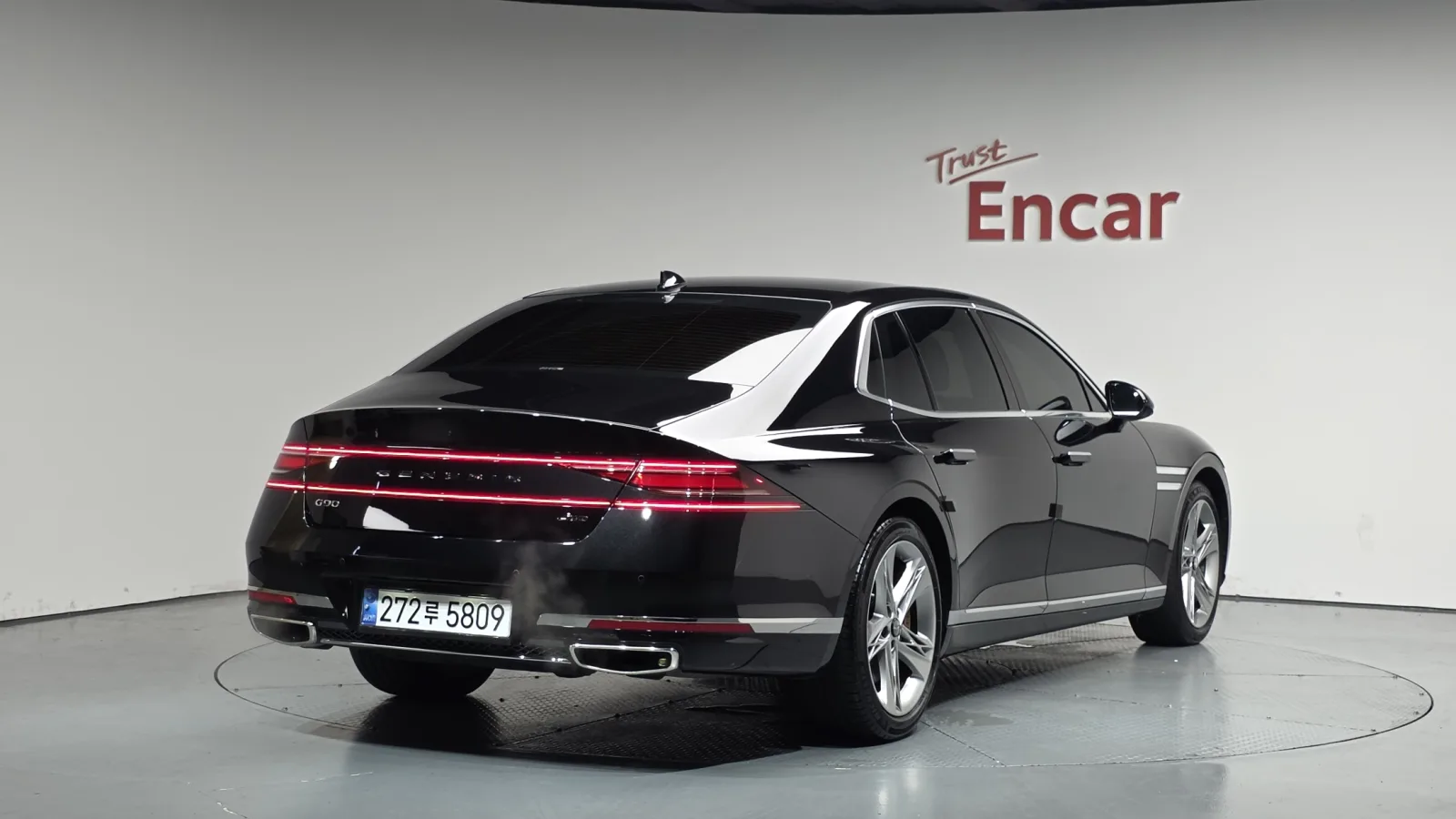 2023 Genesis G90