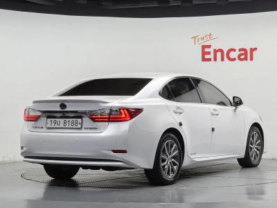 2017 Lexus ES