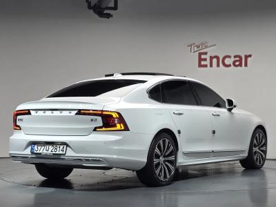2023 Volvo S90