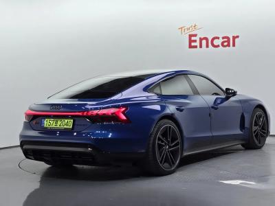 2022 Audi RS e-tron GT