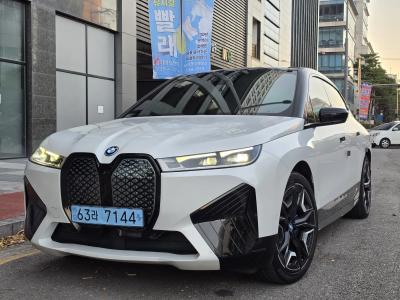 2023 BMW iX